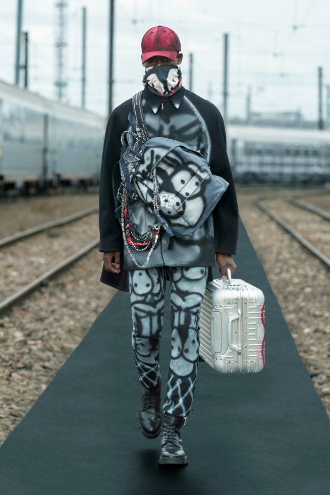 00009-givenchy-resort-22-credit-brand