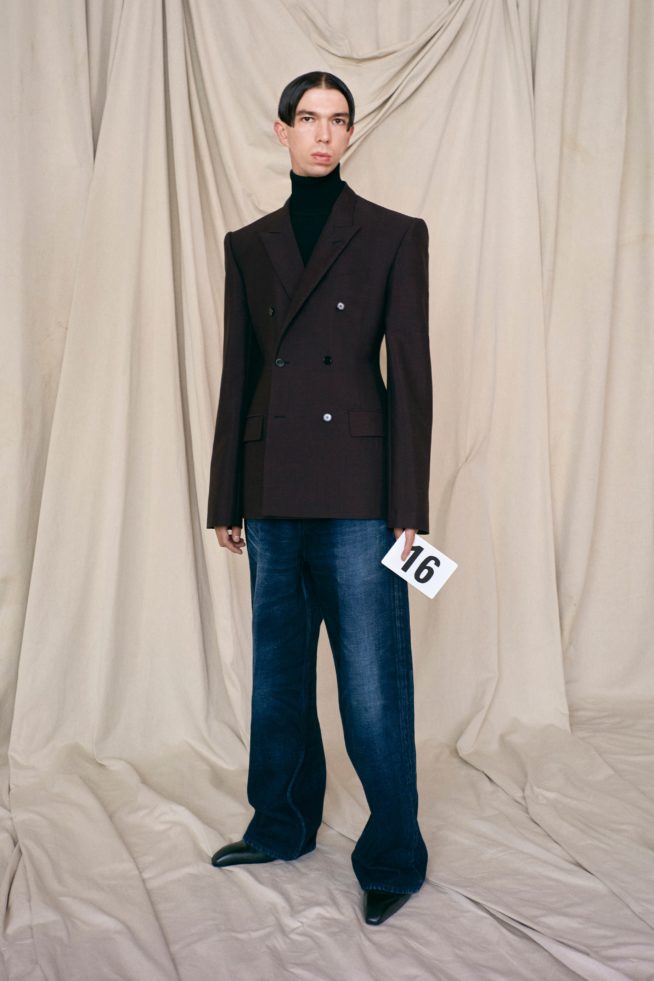00016-balenciaga-couture-fall-21-credit-brand