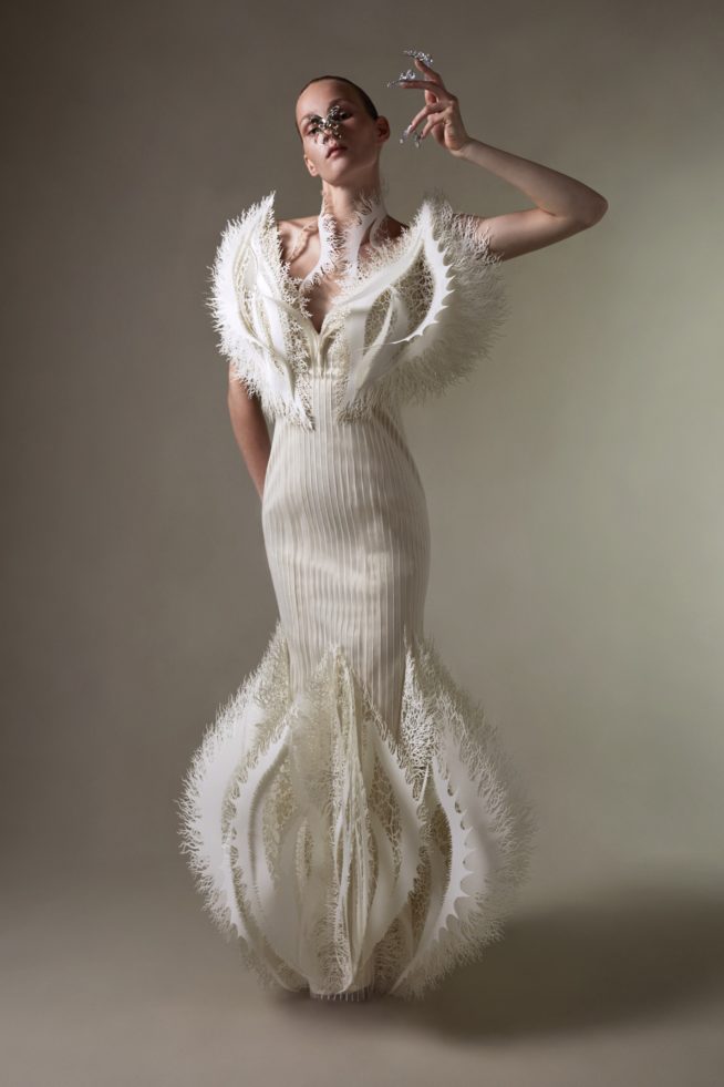 00018-iris-van-herpen-fall-21-couture