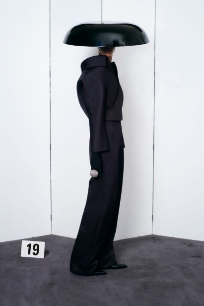 00019-balenciaga-couture-fall-21-credit-brand