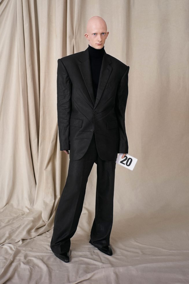 00020-balenciaga-couture-fall-21-credit-brand