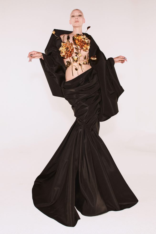 00025-schiaparelli-couture-fall-21-credit-daniel-roseberry-brand