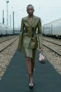 00034-givenchy-resort-22-credit-brand