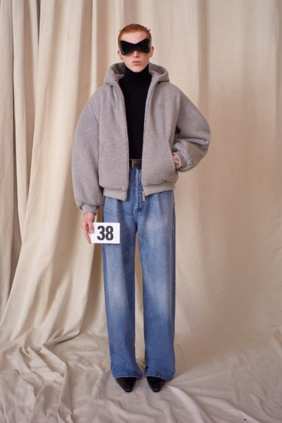 00038-balenciaga-couture-fall-21-credit-brand