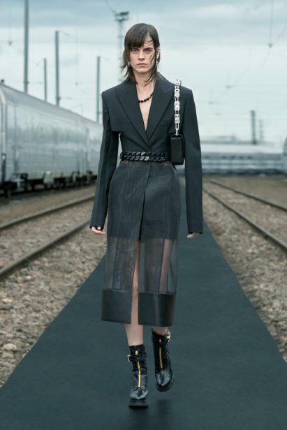 00041-givenchy-resort-22-credit-brand