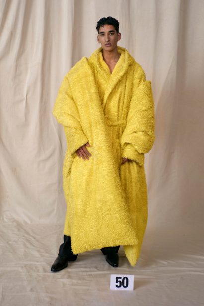 00050-balenciaga-couture-fall-21-credit-brand