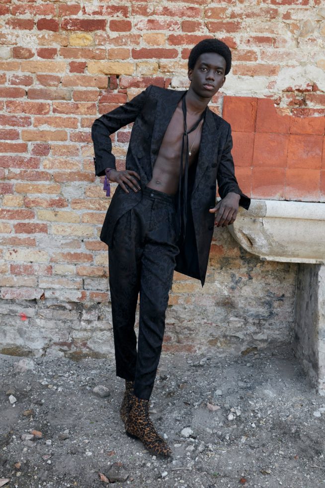 00053-saint-laurent-mens-ss22-venice-credit-brand