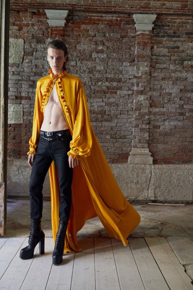 00054-saint-laurent-mens-ss22-venice-credit-brand