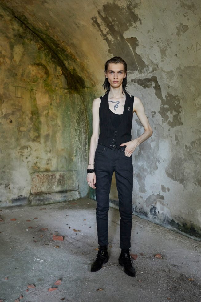 00055-saint-laurent-mens-ss22-venice-credit-brand