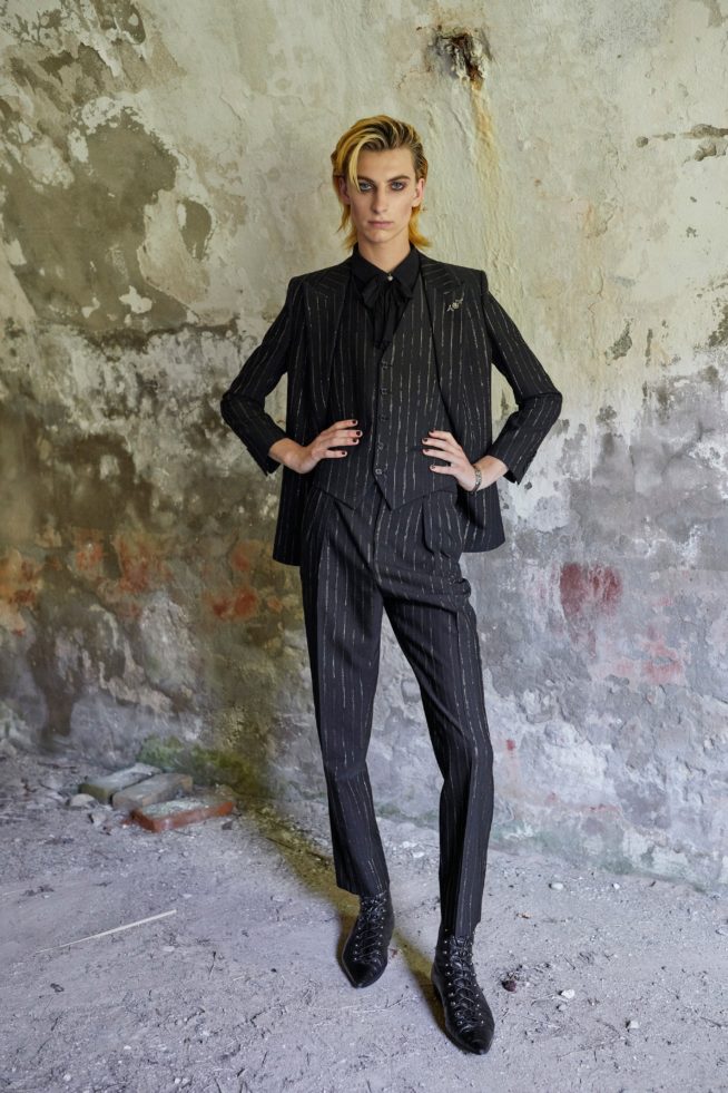 00056-saint-laurent-mens-ss22-venice-credit-brand