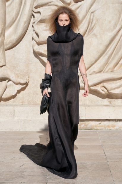 00004-rick-owens-spring-22-rtw-paris-credit-gorunway