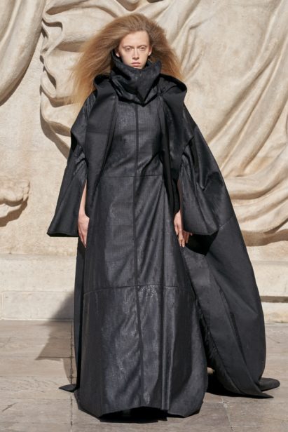 00007-rick-owens-spring-22-rtw-paris-credit-gorunway-1