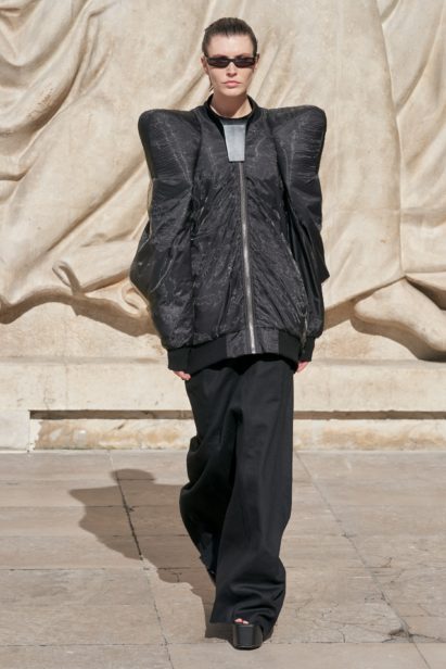 00016-rick-owens-spring-22-rtw-paris-credit-gorunway
