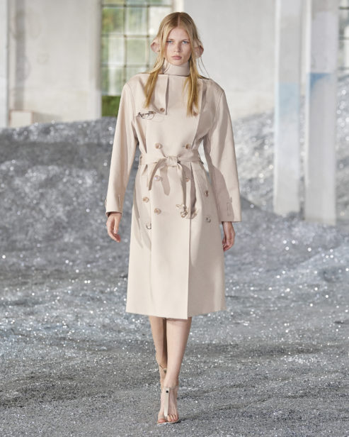 burberry-spring_summer-2022-womenswear-presentation-collection-look-1-paula_001