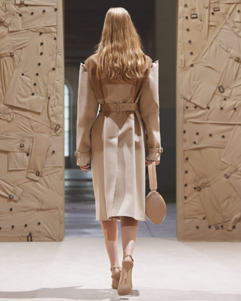 burberry-spring_summer-2022-womenswear-presentation-collection-look-13-marina_002