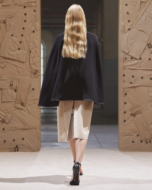 burberry-spring_summer-2022-womenswear-presentation-collection-look-19-evie_002