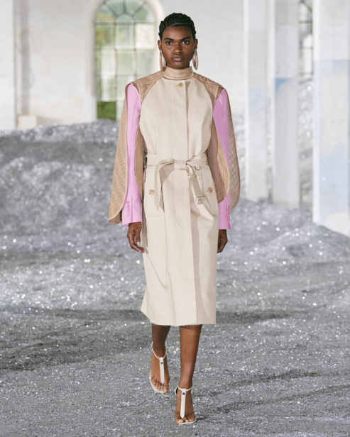 burberry-spring_summer-2022-womenswear-presentation-collection-look-21-briana_001