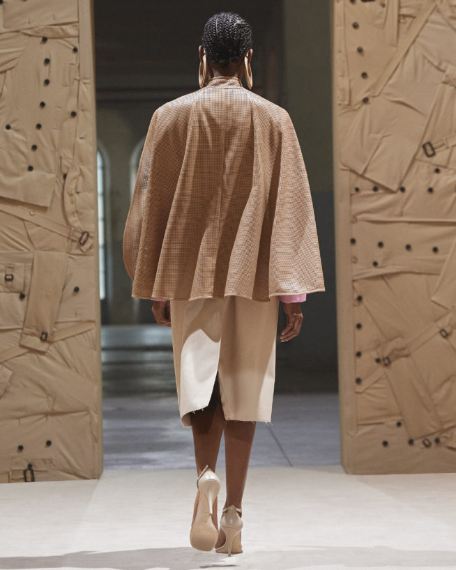 burberry-spring_summer-2022-womenswear-presentation-collection-look-21-briana_002