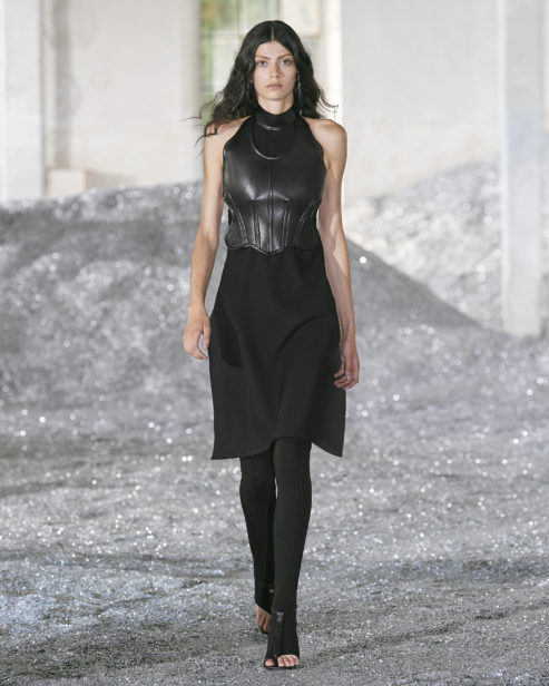 burberry-spring_summer-2022-womenswear-presentation-collection-look-22-flavie_001