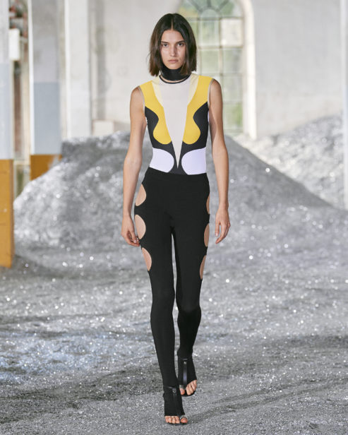 burberry-spring_summer-2022-womenswear-presentation-collection-look-24-rachelle_001