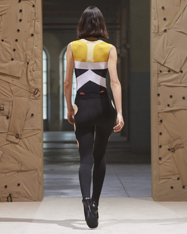 burberry-spring_summer-2022-womenswear-presentation-collection-look-24-rachelle_002