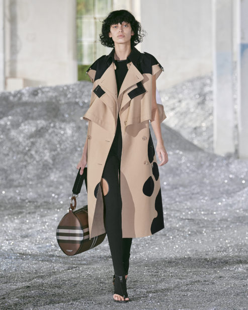 burberry-spring_summer-2022-womenswear-presentation-collection-look-25-maria_001