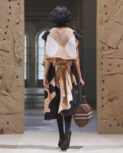 burberry-spring_summer-2022-womenswear-presentation-collection-look-25-maria_002