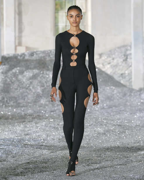 burberry-spring_summer-2022-womenswear-presentation-collection-look-26-chisom_001