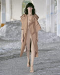 burberry-spring_summer-2022-womenswear-presentation-collection-look-27-karo_001