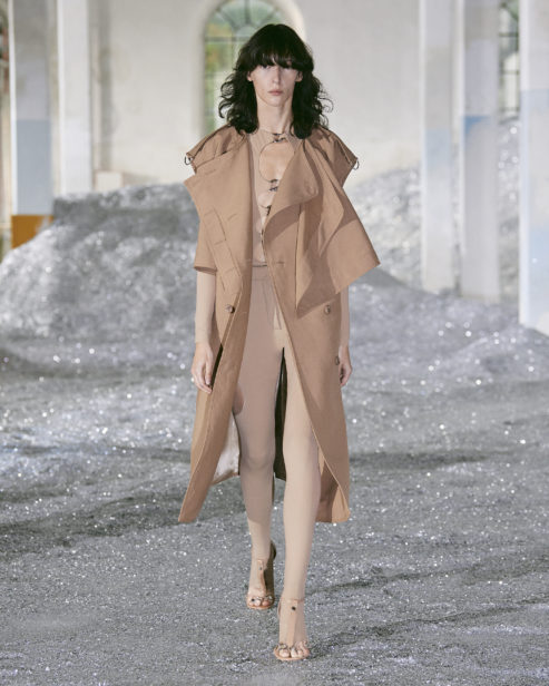 burberry-spring_summer-2022-womenswear-presentation-collection-look-27-karo_001