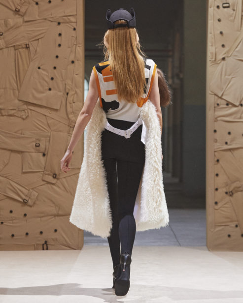 burberry-spring_summer-2022-womenswear-presentation-collection-look-33-rianne_002