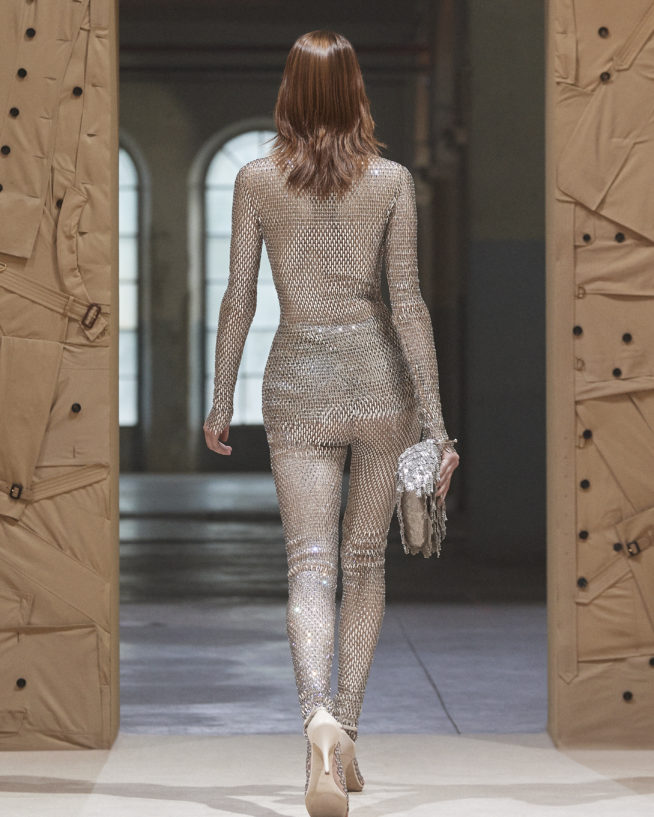 burberry-spring_summer-2022-womenswear-presentation-collection-look-34-maria_002