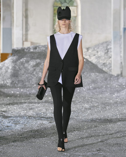 burberry-spring_summer-2022-womenswear-presentation-collection-look-36-fran_001