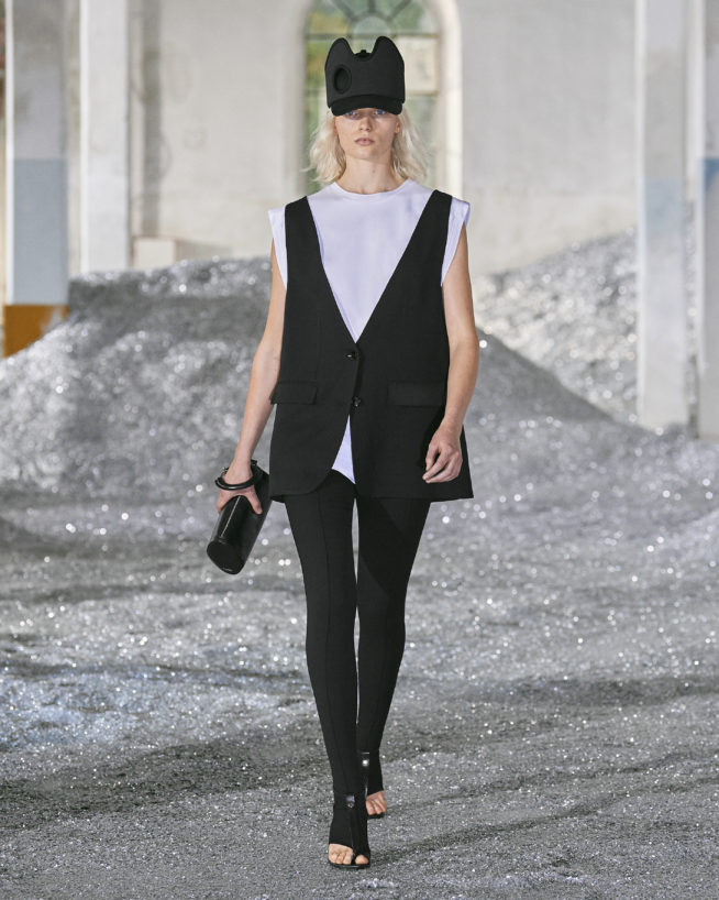 burberry-spring_summer-2022-womenswear-presentation-collection-look-36-fran_001
