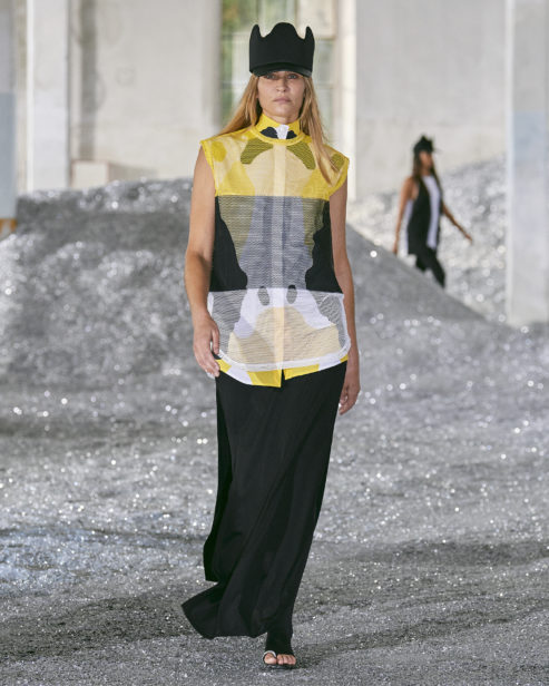 burberry-spring_summer-2022-womenswear-presentation-collection-look-37-frankie_001