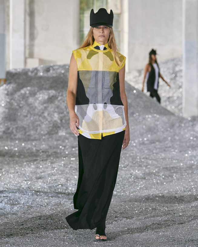 burberry-spring_summer-2022-womenswear-presentation-collection-look-37-frankie_001