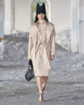 burberry-spring_summer-2022-womenswear-presentation-collection-look-4-yilan_001