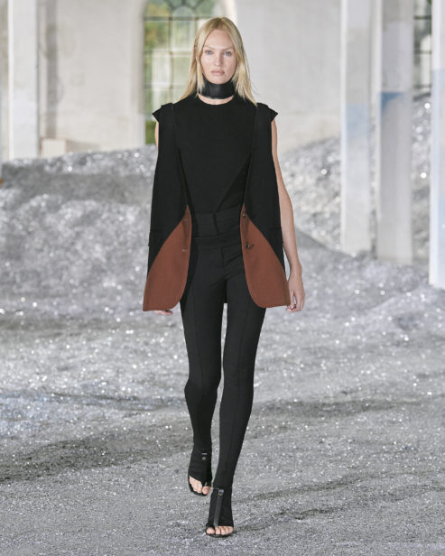 burberry-spring_summer-2022-womenswear-presentation-collection-look-41-candice_001