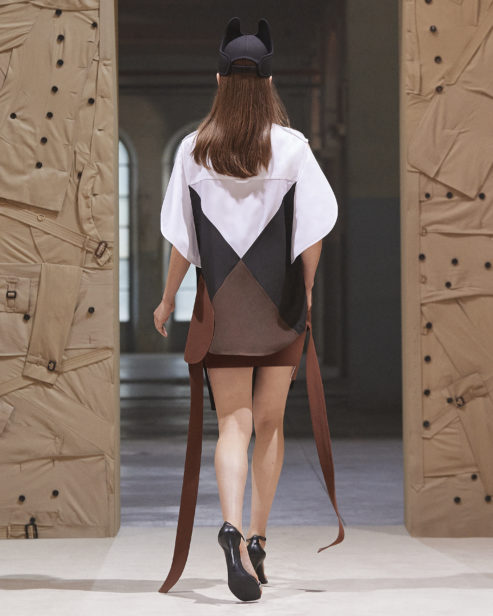 burberry-spring_summer-2022-womenswear-presentation-collection-look-42-laura_002