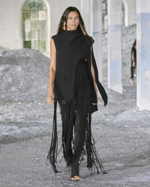 burberry-spring_summer-2022-womenswear-presentation-collection-look-47-irina_001