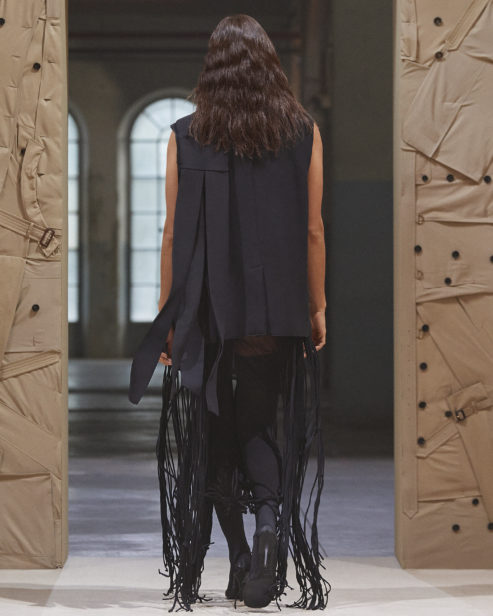 burberry-spring_summer-2022-womenswear-presentation-collection-look-47-irina_002