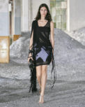 burberry-spring_summer-2022-womenswear-presentation-collection-look-48-loli_001