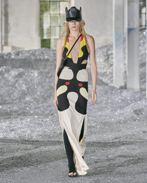 burberry-spring_summer-2022-womenswear-presentation-collection-look-50-paula_001