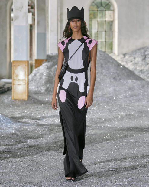 burberry-spring_summer-2022-womenswear-presentation-collection-look-52-mona_001