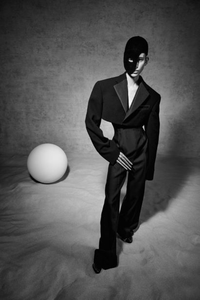 00001-schiaparelli-spring-22-rtw-paris-credit-daniel-roseberry