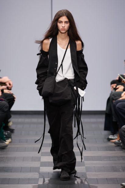 00002-ann-demeulemeester-spring-22-rtw-paris-credit-gorunway