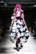 00002-comme-des-garcons-spring-22-rtw-tokyo-credit-brand