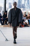 00003-alexandermcqueen-spring-22-london-credit-brand