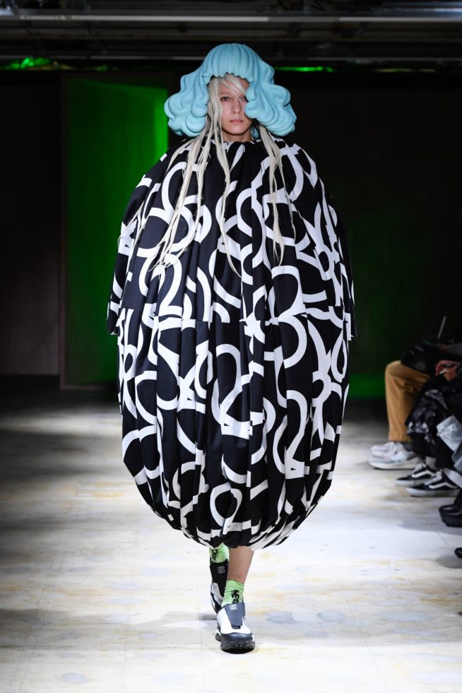 00003-comme-des-garcons-spring-22-rtw-tokyo-credit-brand