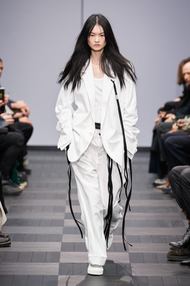 00004-ann-demeulemeester-spring-22-rtw-paris-credit-gorunway